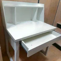 میز تحریر در حد نو