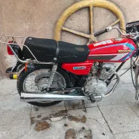 موتورهندا125مدل 81پلاک قدیم کارت و پلاک داره