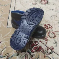 پوتین|کیف، کفش، کمربند|اهر, |دیوار