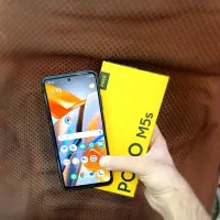 poco m5s