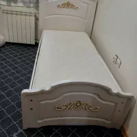 تخت نوجوان