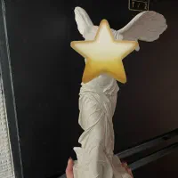 تندیس فرشته بالدار