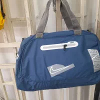 استخدام فروشنده خانم کیف فروشی