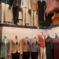 فروشنده با تجربه خانم
