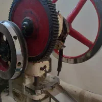 دستگاه پرس قرص