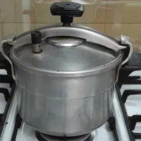 زودپز با کیفیت و صحیح و سالم با سوت مخصوص