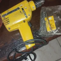 دریل برقی قدیمی|ابزارآلات|تهران, دریاچه شهدای خلیج فارس|دیوار