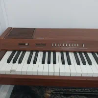 پیانو عتیقه یاماها ۵۲ سال پیش|پیانو، کیبورد، آکاردئون|سرخرود, |دیوار