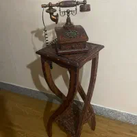 اینه و کنسول و شمعدان چرمی.و تلفن و میز تلفن چرمی|بوفه، ویترین، کنسول|اصفهان, خانه اصفهان|دیوار