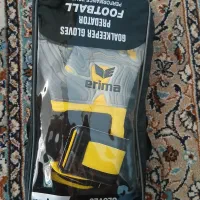 دستکش فوتبالی