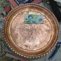 سینی مسی قدیمی کار دست وسنگین|کلکسیون اشیاء عتیقه|کرج, شهرک علی ابن ابیطالب (کوثر)|دیوار