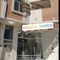 مغازه-دکور-شده-در-خیابان-صاحب-الزمان