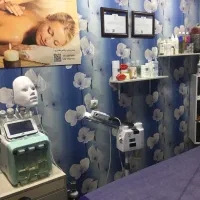 اجاره اتاق فیشال در کلینیک زیبایی یافت اباد