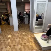 اجاره صندلی رنگ و لایت و کوتاهی و میز ناخن