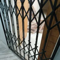 حفاظ درب اکاردیونی