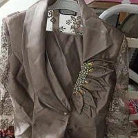 کت دامن|لباس|میانه, |دیوار