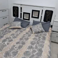 تخت دو نفره با دراور وآینه ودوتا پاتختی