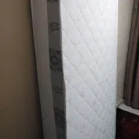 خوشخواب|تشک تختخواب|ری, شهادت|دیوار