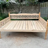 تخت سنتی چوبی