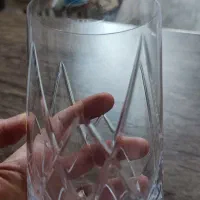 پارچه و لیوان بلور