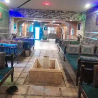 کافه قلیون با سرویس چای دویست تمن