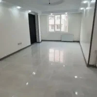 ۸۵ متر ۲خواب فول امکانات ۱۰ ساله سالن پرده خور