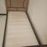 تخت یک نفره  بدنه ی اهن و ام دی اف