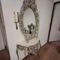 آینه کنسول و شمعدان ها