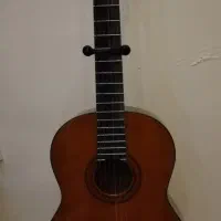 گیتار به همراه کیف و پایه