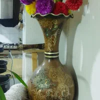 بوفه ، سه عدد گلدان مصنوعی تزینی ، سه عدد صندلی ،|بوفه، ویترین، کنسول|فولادشهر, B2|دیوار