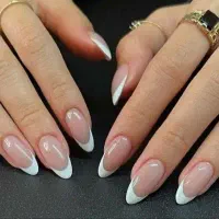 کاشت ناخن حرفه‌ای و آموزش با قیمت ویژه ماه مهر|خدمات آرایشگری و زیبایی|شیراز, معالی‌آباد|دیوار