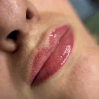 تخف*یف آموزش و میکروبلیدینگ رایگان شیدینگ لب|خدمات آرایشگری و زیبایی|اصفهان, تیران|دیوار