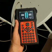 نصاب نصب انتن ثابت و گردون حرفه ای با تجهیزات دقیق