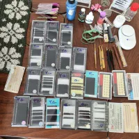 تعدادی وسایل مژه کلی با زیر قیمت به فروش میرسد