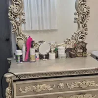 تخت و کمدو ب همراه تشک میزو آینه با دوتا پاتختی|تخت و سرویس خواب|فولادشهر, C1|دیوار