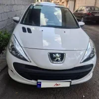 ماشین 207مدل 1402 بی رنگ وضربه بیمه 12ماه