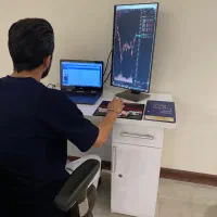 اجاره میز و اتاق مخصوص ترید ارزدیجیتال و فارکس|اجارهٔ کوتاه‌مدت دفتر کار و فضای آموزشی|اهواز, گلستان|دیوار