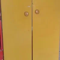 کند لباسی و کتابی