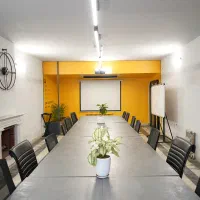 سالن همایش و برگزاری ایونت (فضای کار اشتراکی)