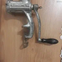 چرخ گوشت دستی قدیمی