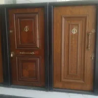 استخدام نجار درب چوبی