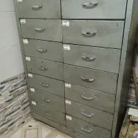 میز و صندلی و میز دلاور فلزی و لیوان