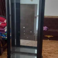 بوفه چوبی پشت ایینه