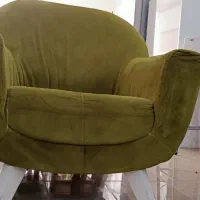 دو عدد مبل راحتی تک نفره