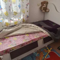 سرویس خواب کودک تخت وکشووکمد|تخت و صندلی بچه|تربت جام, بیست متری منبع آب|دیوار