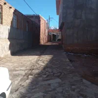 زمین با پروانه سه طبقه