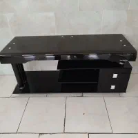 میز تلویزیون شیشه ای