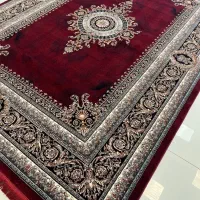 فرش طرح ورساچ لاکی طلاکوب