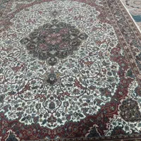 فرش ۹ متر کرم لاکی در حد نو تمیز