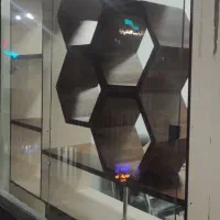 ویترین مغازه با چراغ ال ای دی